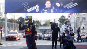 Sergio Pérez vence 'louco' Grande Prémio do Azerbaijão