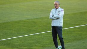Bolsonaro insiste na Copa América e Tite pode cair