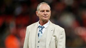 Paul Gascoigne recorda fúria de Alex Ferguson: «Recebi carta a chamar-me 'bastardo gordo'»