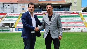 Rui Santos continua no comando técnico do Estrela da Amadora