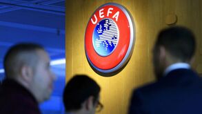 UEFA suspende processos disciplinares colocados a Barcelona, Juventus e Real Madrid