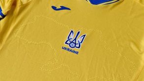 UEFA determina que Ucrânia retire apenas uma das frases da camisola