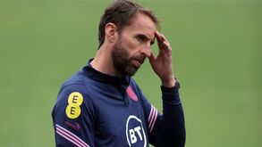 Southgate pede fim da divisão: «Muitas vezes precisamos de nos lembrar...»