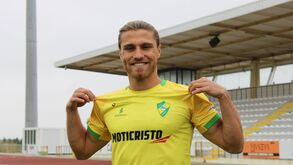 Leandro Silva é o primeiro reforço para 2021/22