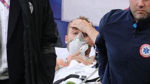 Boas notícias: as imagens que mostram Eriksen consciente à saída do relvado