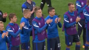 O momento emocionante em que os jogadores finlandeses aplaudiram os dinamarqueses