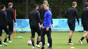 De Boer recusa 'dica' dos céus: selecionador holandês foi aconselhado a mudar a tática