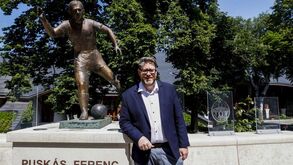 Lendas do futebol: os golos que unem Puskas e Ronaldo