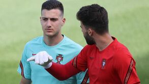 Diogo Dalot estava de férias no Dubai quando foi chamado por Fernando Santos