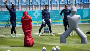 Gregor Kobel substitui lesionado Jonas Omlin na Suíça