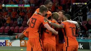 O golo de Dumfries que valeu os três pontos à Holanda no arranque do Grupo C
