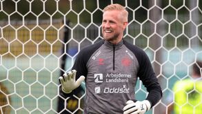 Kasper Schmeichel quer dedicar triunfo a Eriksen