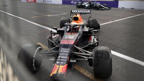 Pirelli garante que pneus rebentados no GP do Azerbaijão não apresentavam defeito