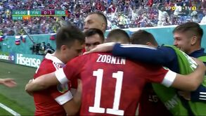 Aleksei Miranchuk fez o primeiro golo da Rússia no Euro'2020 com este belo remate