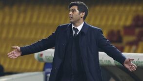 Questões fiscais travam negociações entre Tottenham e Paulo Fonseca e já há alternativa