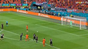 Foi desta forma que Depay colocou a Holanda a vencer a Áustria