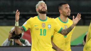 Neymar chora no final do jogo com o Peru: «Passei por muita coisa nesses dois anos...»