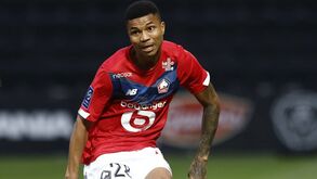 Desconhecidos disparam contra viatura de Reinildo Mandava, internacional moçambicano do Lille