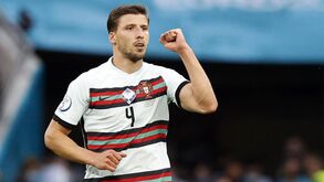 Rúben Dias: «Começámos bem o Europeu mas é preciso colocar os pés no chão»