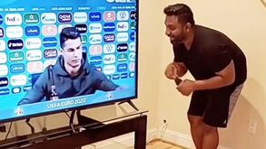 O que terá acontecido às garrafas de Coca-Cola que Ronaldo não quis? Eis a resposta...