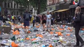 Adeptos escoceses deixaram Leicester Square numa autêntica lixeira