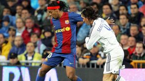 Ronaldinho quis 'gozar' com Sergio Ramos... mas saiu-se mal