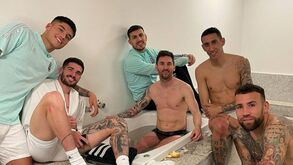 Messi reúne 'pesos pesados' no balneário e deixa mensagem de incentivo 