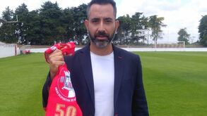 Acácio Santos continua no comando da U. Santarém