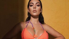 Georgina Rodríguez sexy e 'longe' de Cristiano Ronaldo