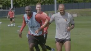 Belgas maravilhados com Henry: «Retirou-se há 10 anos e acabou de 'matar' o nosso país»