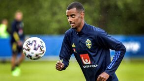 «O meu valor? Pergunta ao Transfermakt»: Jovem sueco de 21 anos surpreende no Europeu 