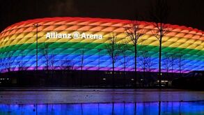 Munique critica UEFA e vai iluminar edifícios com as cores do arco-íris