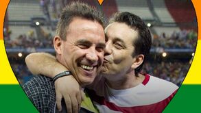 Futre pede que se ilumine estádio de Munique e partilha foto a beijar ex-jogador do Real Madrid