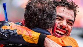 «Parece que tem gelo nas veias»: Chefe dos mecânicos da KTM deslumbrado com Miguel Oliveira