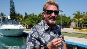 A vida de McAfee, fundador do conhecido antivírus que pôs fim à vida na prisão