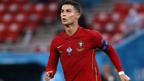 Jogador belga 'brinca' com Ronaldo: «Come sempre o mesmo, mas sem coca-cola, claro»