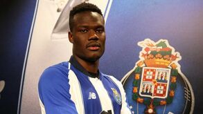Loum no Alavés: Chegou, 'lutou' com Pepe e seguiu para Espanha