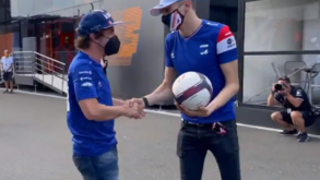 Europeu de futebol chega à F1: Esteban Ocon e Alonso em duelo num animado França-Espanha