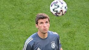 Thomas Müller está apto para o jogo com a Inglaterra