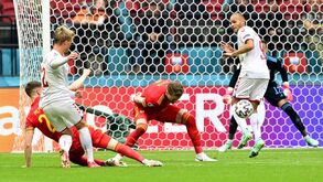 O grande golo de Dolberg que deu vantagem à Dinamarca diante do País de Gales