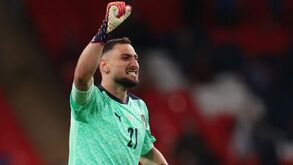 Donnarumma bate recorde de Dino Zoff: «Superei uma lenda e estou muito emocionado»