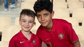 Rui Patrício e Ronaldo 'deixam' futuro garantido à Seleção: «Quem sabe daqui a uns anos cantamos o hino juntos»