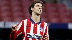 João Félix vai ser operado ao tornozelo: avançado pára mais de um mês 