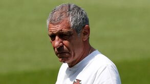 Fernando Santos segue firme à frente da Seleção
