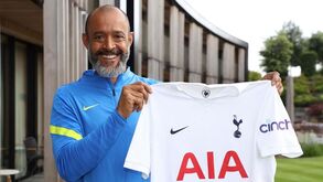 Nuno Espírito Santo anunciado no Tottenham: «É uma honra e um prazer enorme estar aqui»