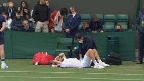 Queda no primeiro set tramou Pedro Sousa na 1.ª ronda de Wimbledon