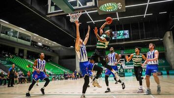 Sporting derrota FC Porto no último segundo e sagra-se campeão nacional de  basquetebol - Basquetebol - Jornal Record