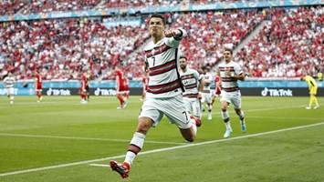 As Notas Dos Jogadores De Portugal Frente A Hungria Cristiano Ronaldo Como Coca Cola Killer Fotogalerias Jornal Record