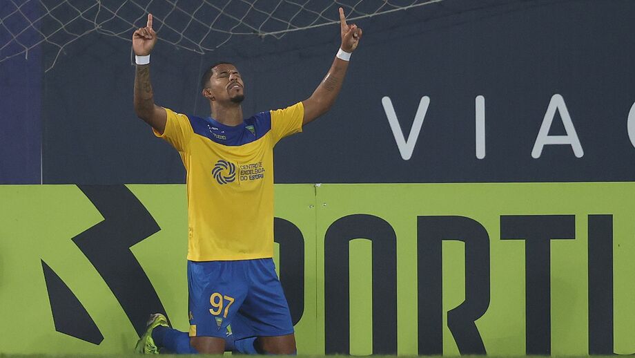 FESTEJOS. André Clóvis marcou oito golos pelo Estoril na época 2020/21
