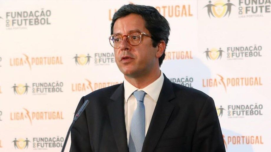João Paulo Rebelo rotula